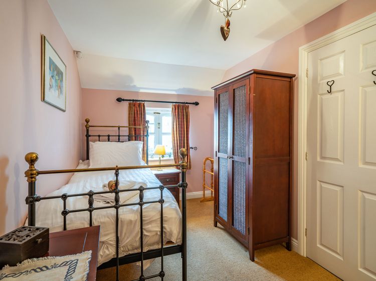 Amber Cottage, listing photograph 12