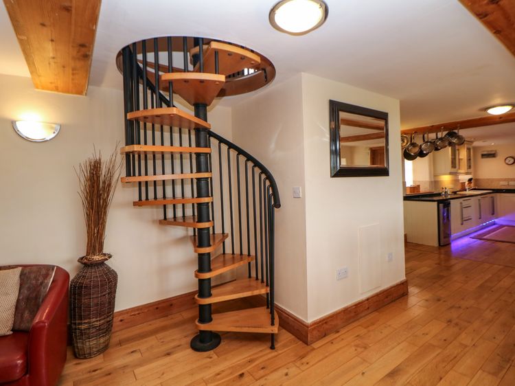 Bottomhouse Barn, listing photograph 12