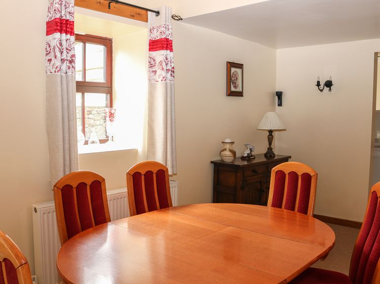 Number 4, listing photograph 11