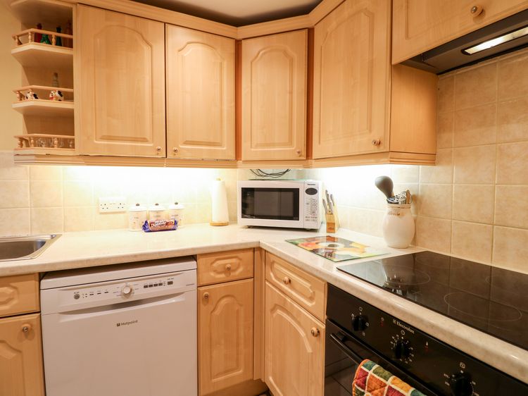 Number 4, listing photograph 10