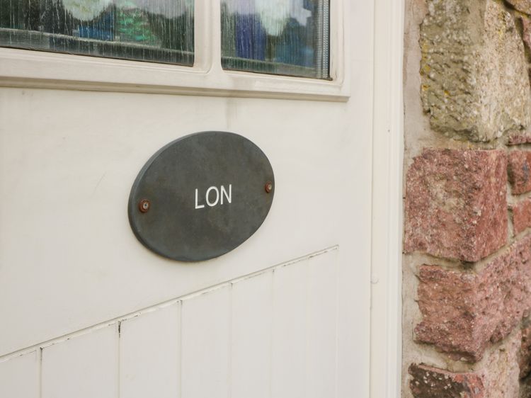 Lon Cottage, listing photograph 3