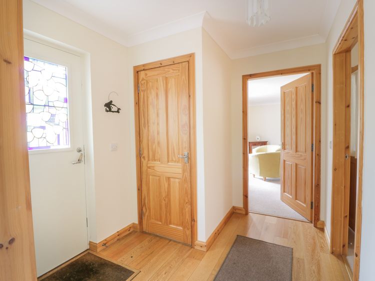 Lon Cottage, listing photograph 4