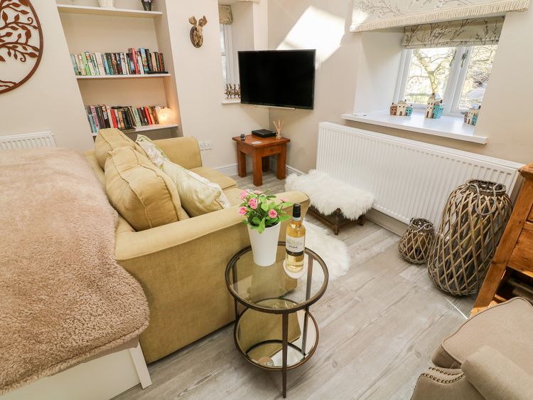 Lottie's Loft, listing photograph 7