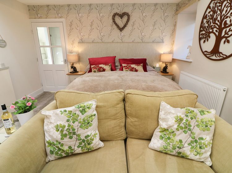 Lottie's Loft, listing photograph 8
