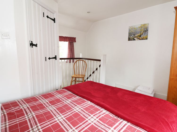 Sunny Bank View, listing photograph 12