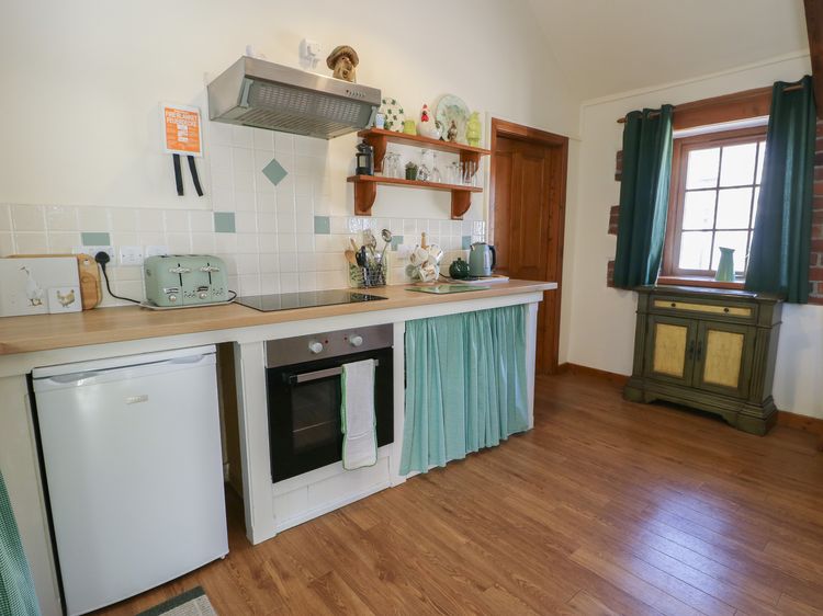 Lily Cottage, listing photograph 7