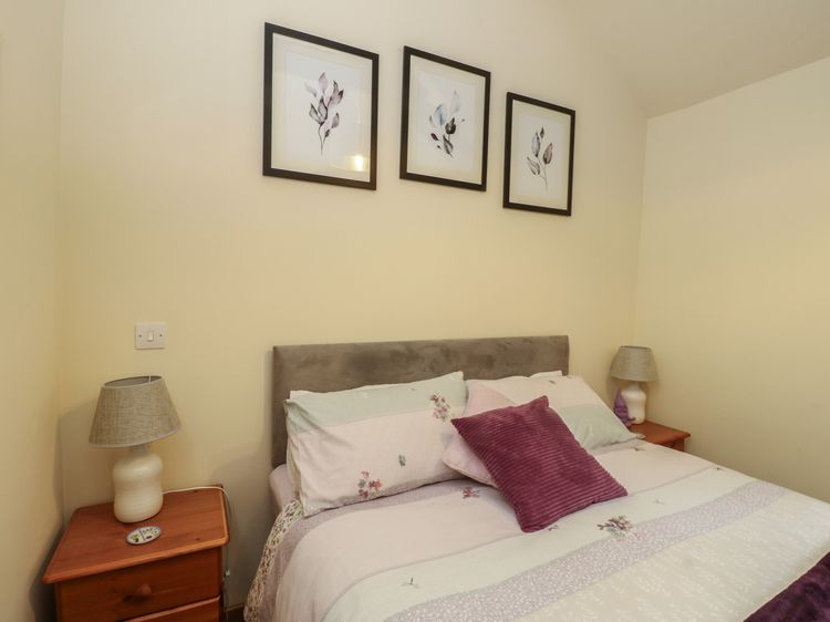Lavender Cottage, listing photograph 8