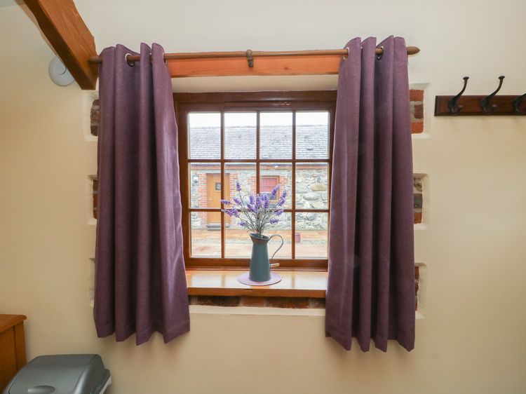 Lavender Cottage, listing photograph 5