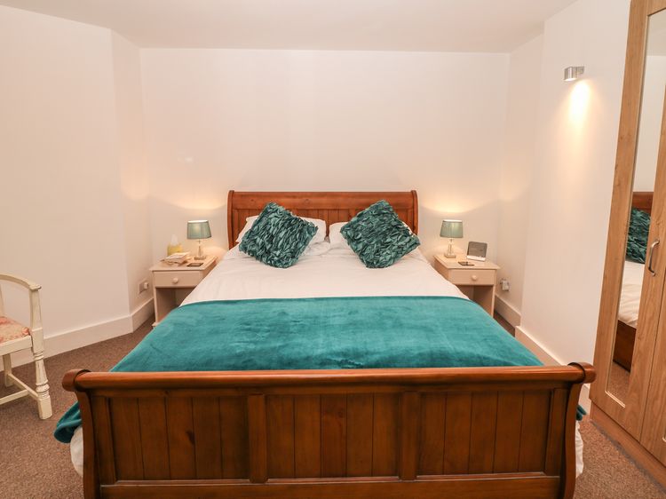 The Garden Flat, listing photograph 11