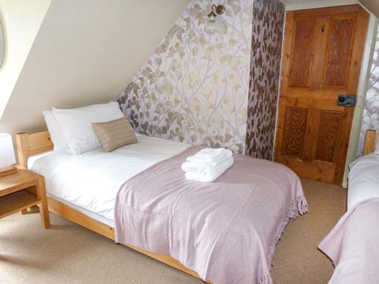 Easter Duthil Cottage, listing photograph 10