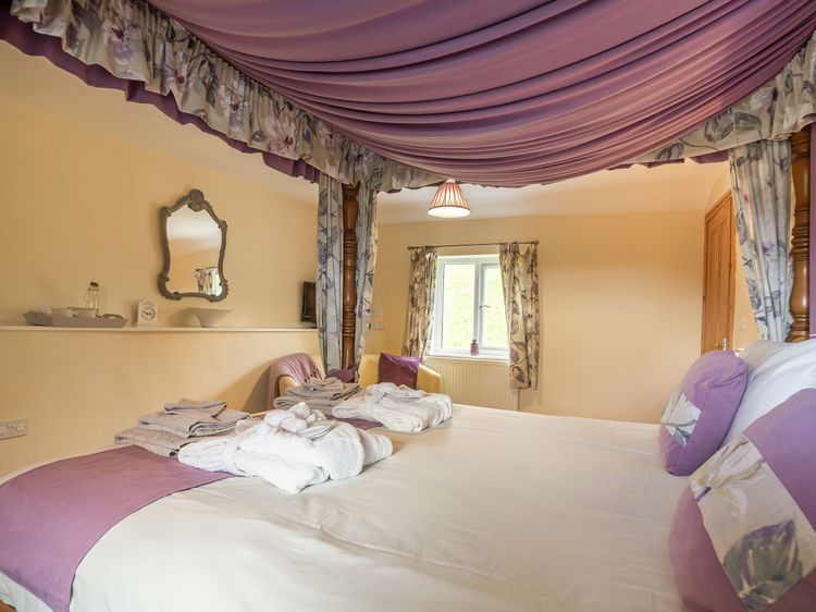 Ty Nant, listing photograph 11