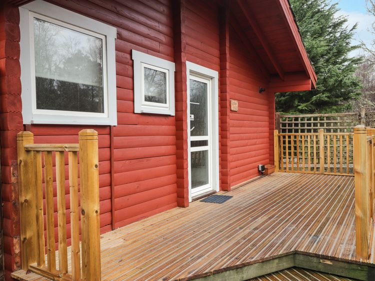 Spruce Lodge, listing photograph 4
