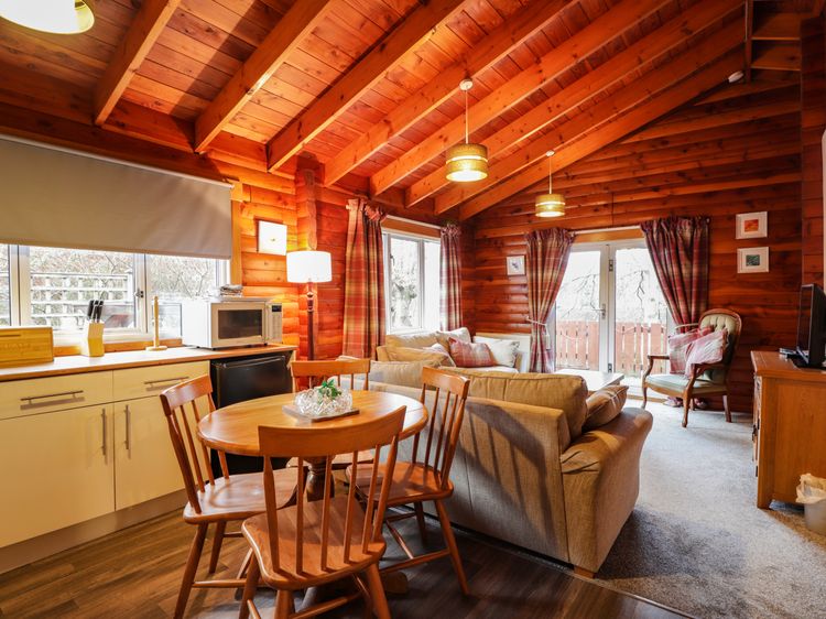Spruce Lodge, listing photograph 8