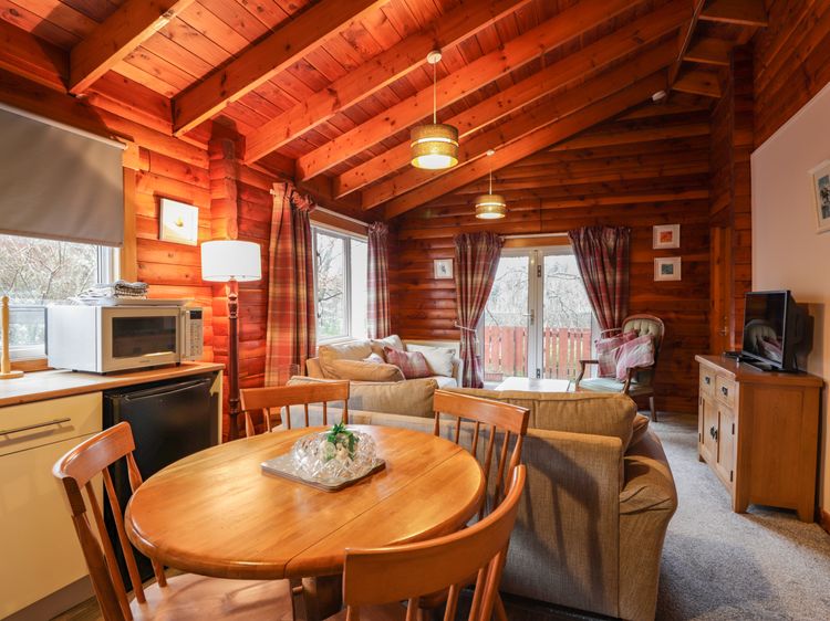Spruce Lodge, listing photograph 9