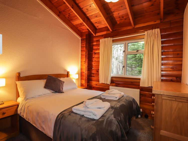 Spruce Lodge, listing photograph 12