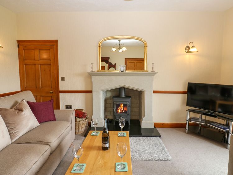 Longwell House, listing photograph 4