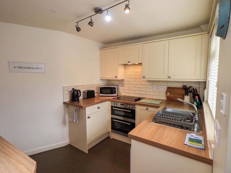 Back Cottage, listing photograph 9