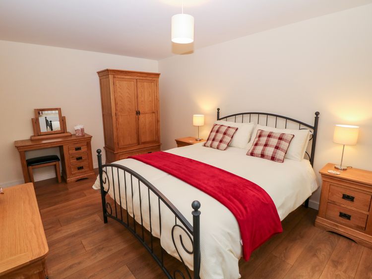 The Lodge, listing photograph 12