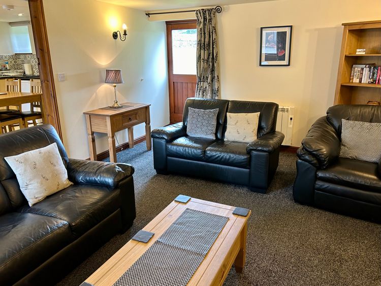 Bluebird Cottage, listing photograph 4
