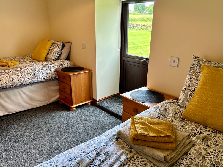 Bluebird Cottage, listing photograph 9