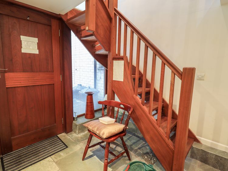 Wood Cottage, listing photograph 2