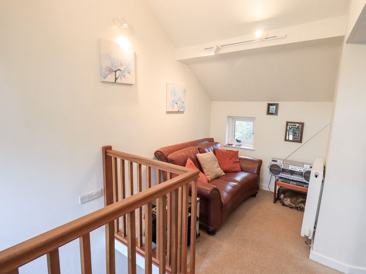 Wood Cottage, listing photograph 3