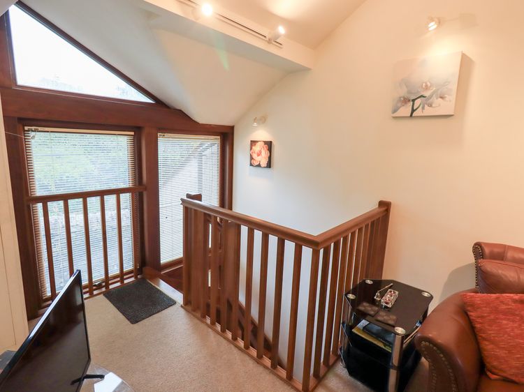 Wood Cottage, listing photograph 12