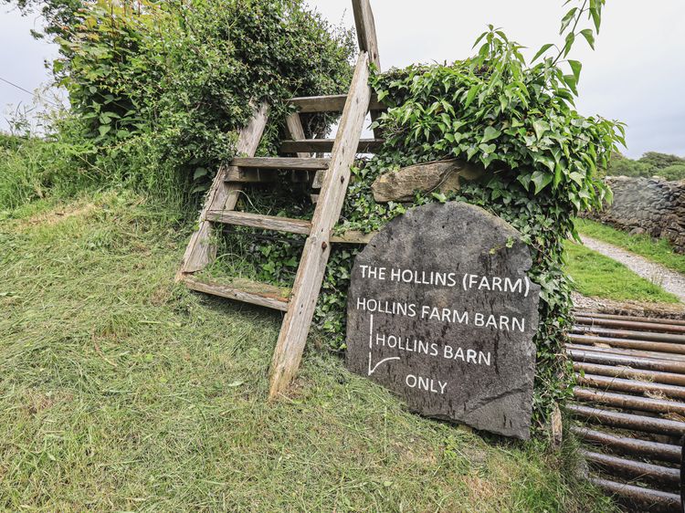 Hollins Farm Barn, listing photograph 3