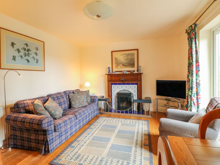 Barks Cottage, listing photograph 3
