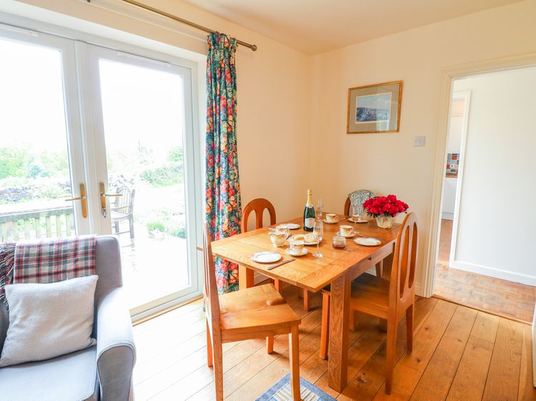 Barks Cottage, listing photograph 6