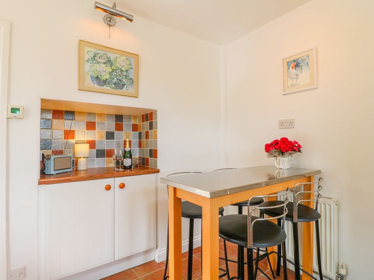 Barks Cottage, listing photograph 8