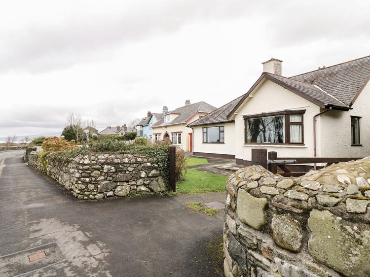 Brynteg, listing photograph 2