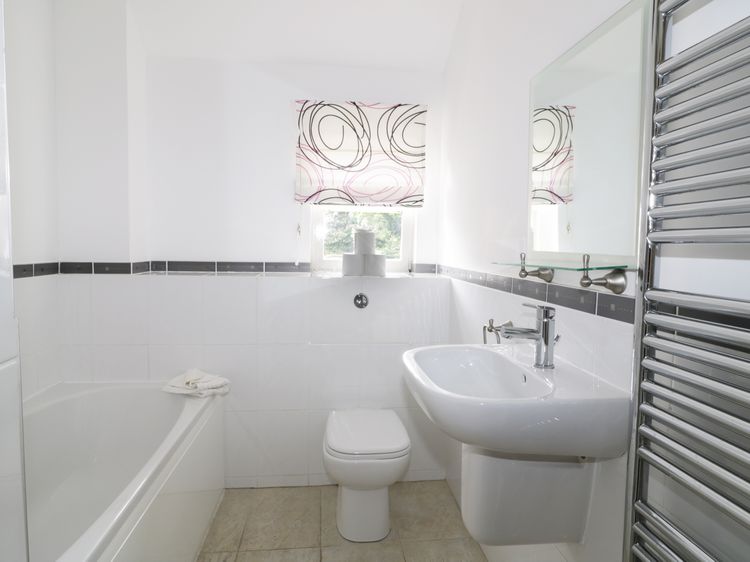 William Court Cottage, listing photograph 7