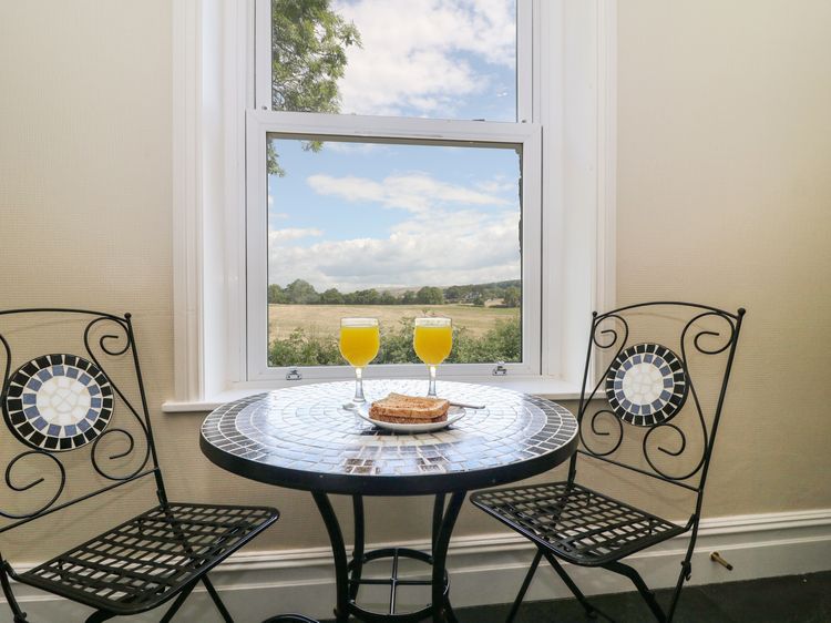 Riverside View, listing photograph 11