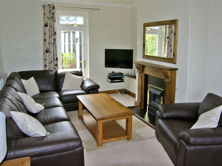 Railway Cottage, listing photograph 2