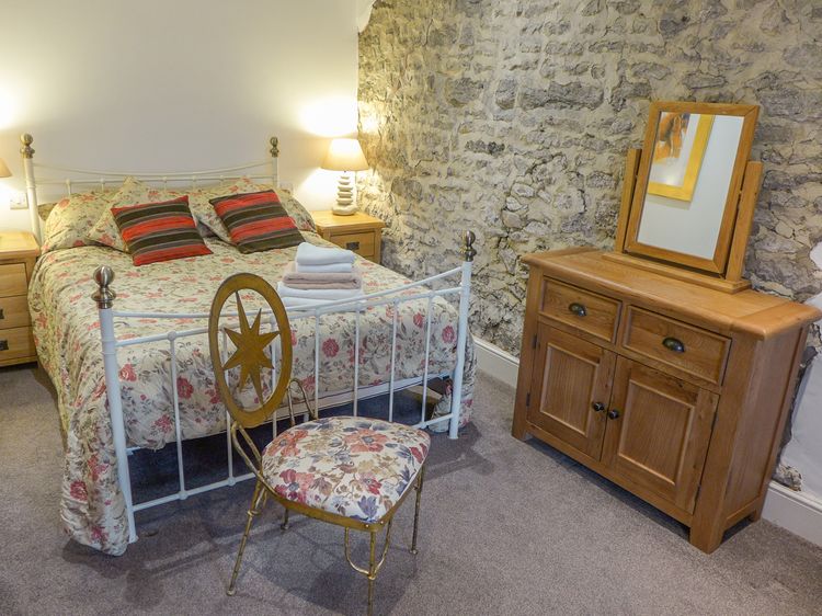 2 Primitive Mews, listing photograph 6