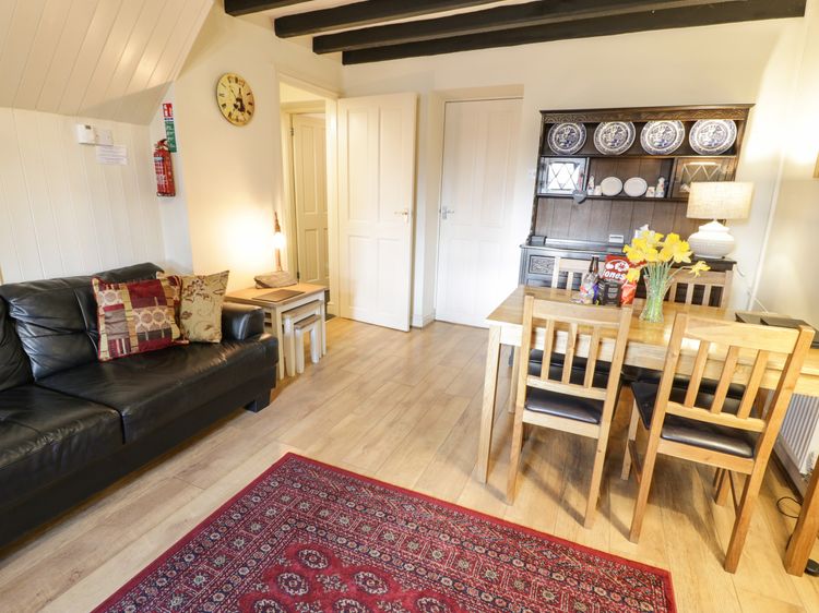 Glan-yr-Afon Cottage, listing photograph 11
