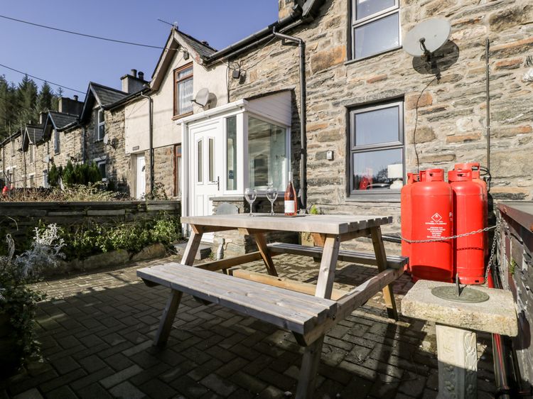 Glan-yr-Afon Cottage, listing photograph 2