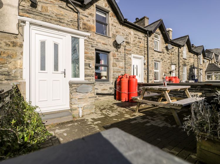 Glan-yr-Afon Cottage, listing photograph 3