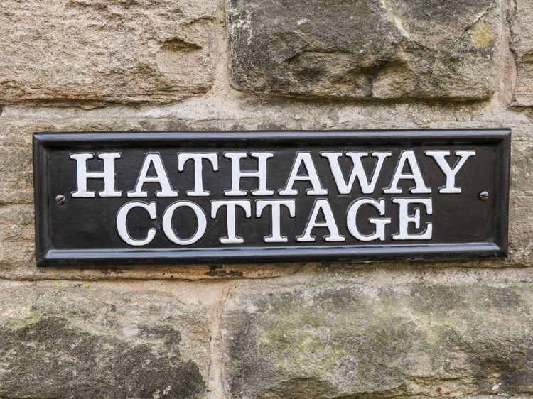 Hathaway Cottage, listing photograph 2