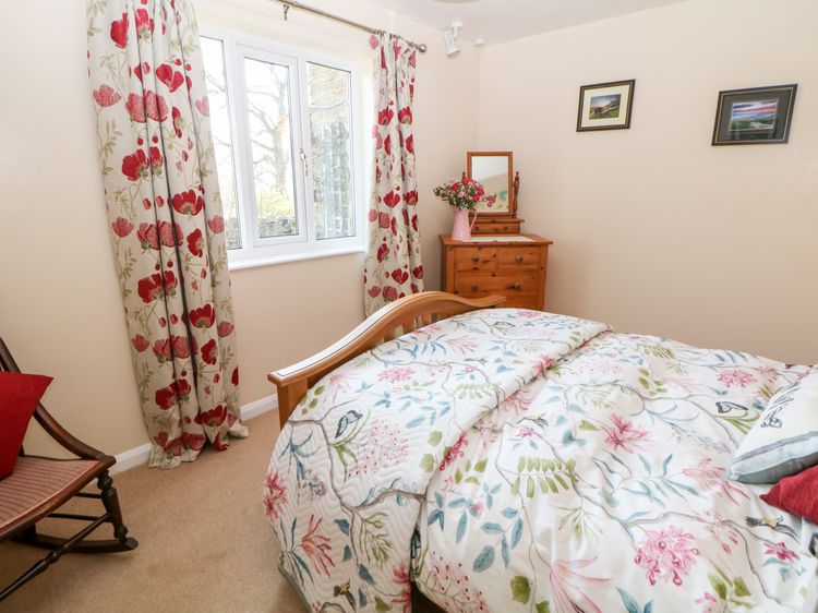 Hathaway Cottage, listing photograph 9