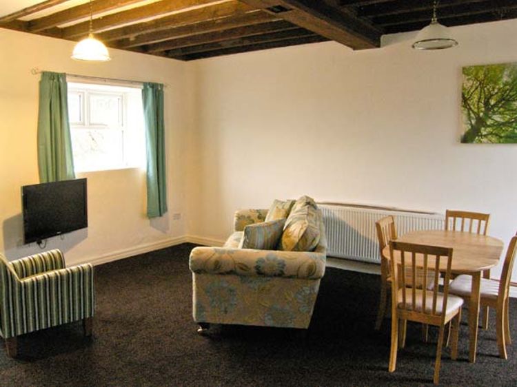 Hendre Aled Cottage 3, listing photograph 3