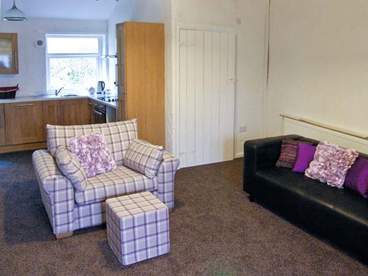 Hendre Aled Cottage 1, listing photograph 2