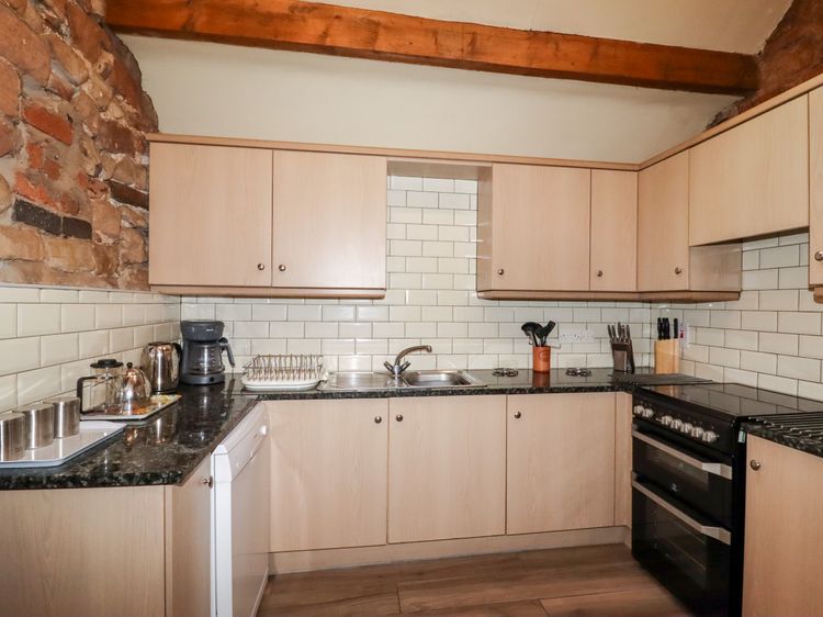 Meadow Place, listing photograph 10