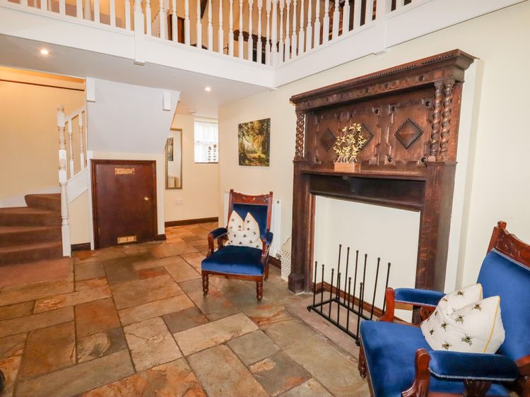 Meadow Place, listing photograph 12