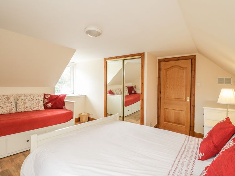 10 Monarch Country Apartments, listing photograph 10