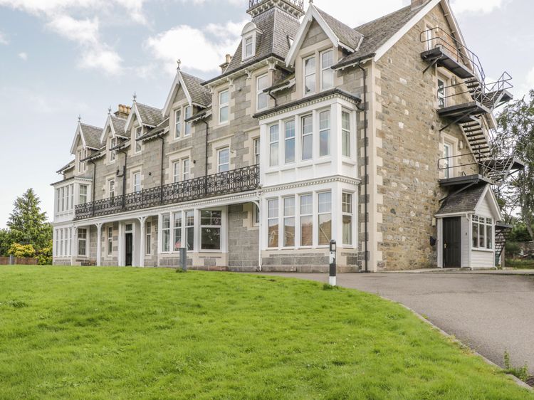 10 Monarch Country Apartments, listing photograph 3