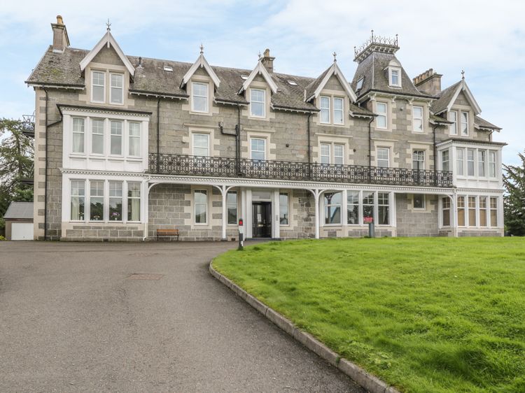 10 Monarch Country Apartments, listing photograph 2