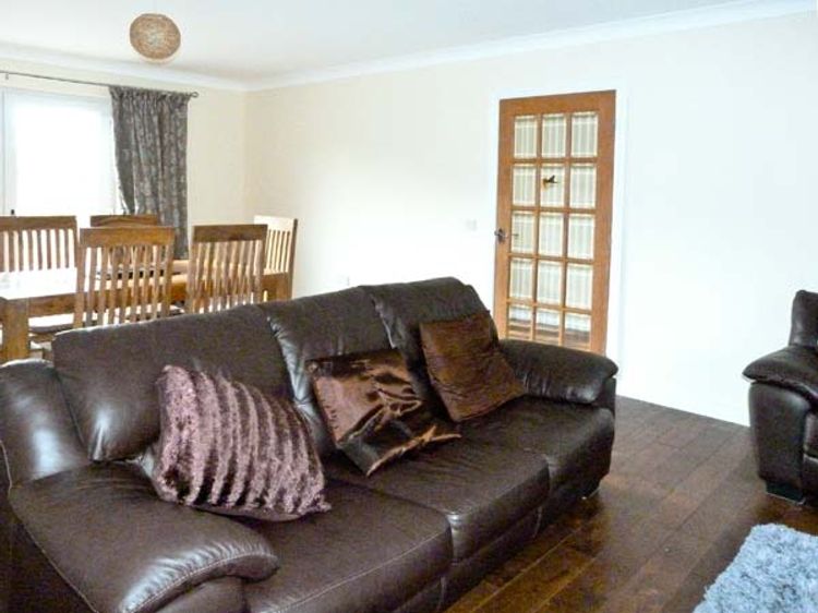 Braewood, listing photograph 2