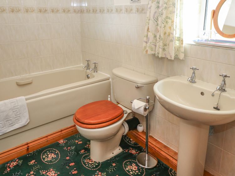 Sycamore Cottage, listing photograph 12